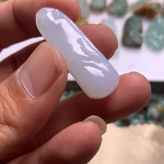 翡翠颈饰未镶嵌翡翠