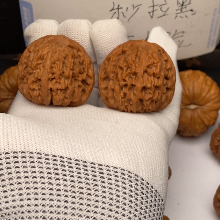 把件文玩核桃球形南疆石40