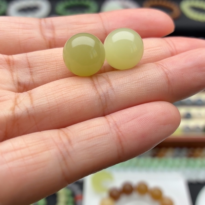 多***王和田玉未镶嵌颈饰