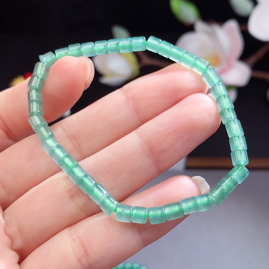 翡翠手镯（圆镯）未镶嵌