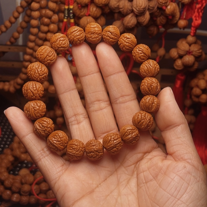 木质类龙纹桃枭挂件