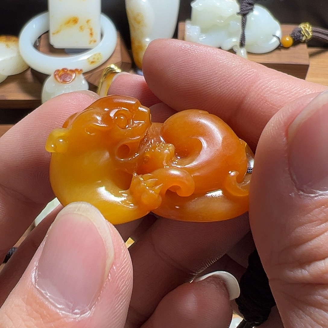 亮***剑和田玉未镶嵌颈饰