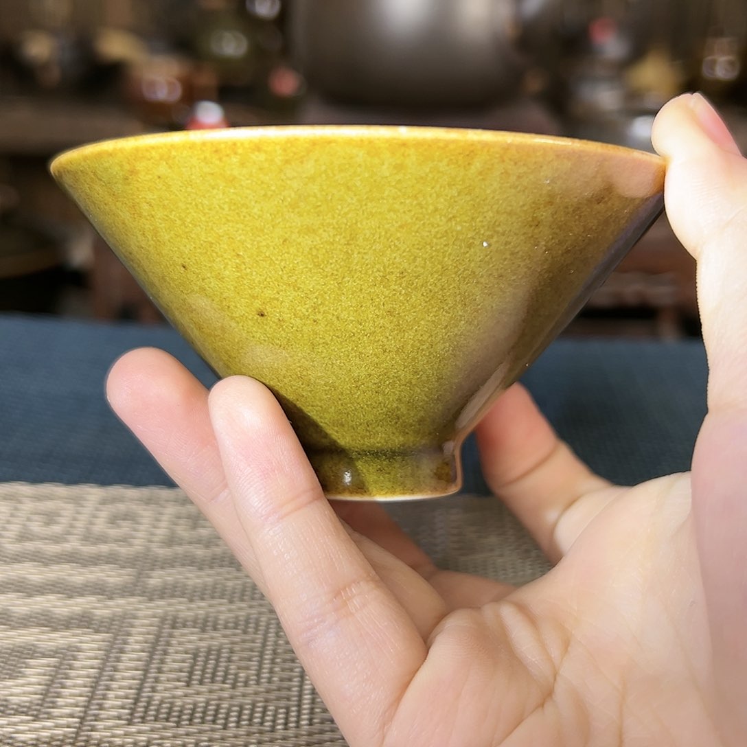纯手工制作的鳝鱼黄色斗笠