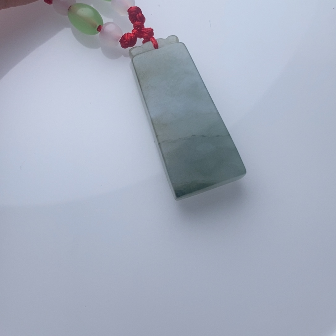 翡翠颈饰未镶嵌无事牌