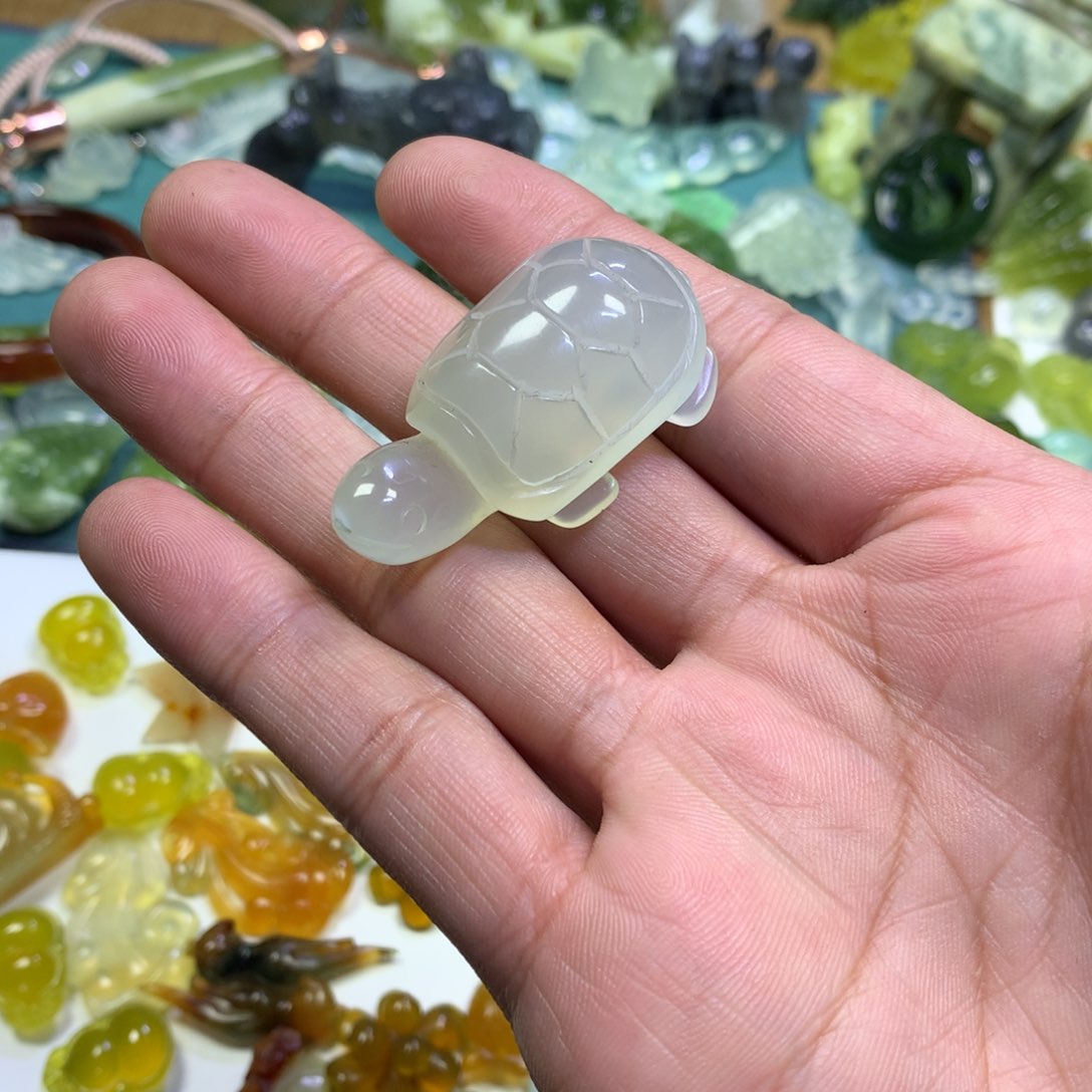 岫玉颈饰未镶嵌龟龟