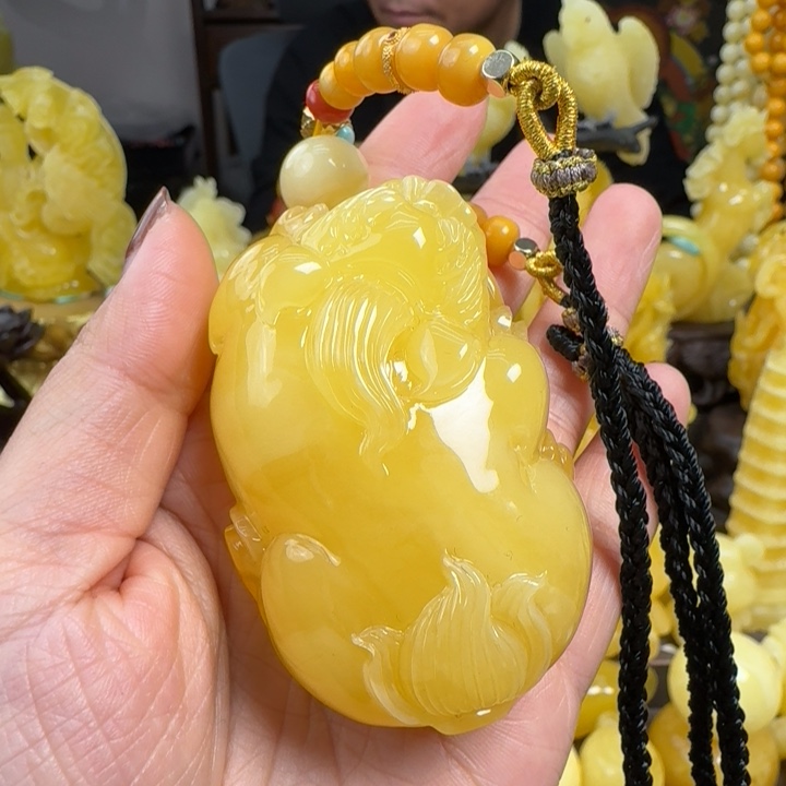 蜜蜡珠宝奇石未镶嵌