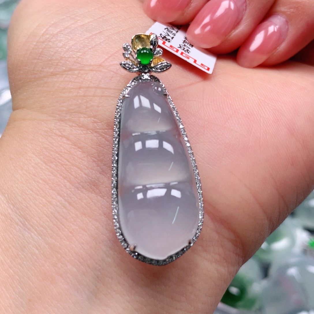 翡翠颈饰18K金镶嵌天然翡翠