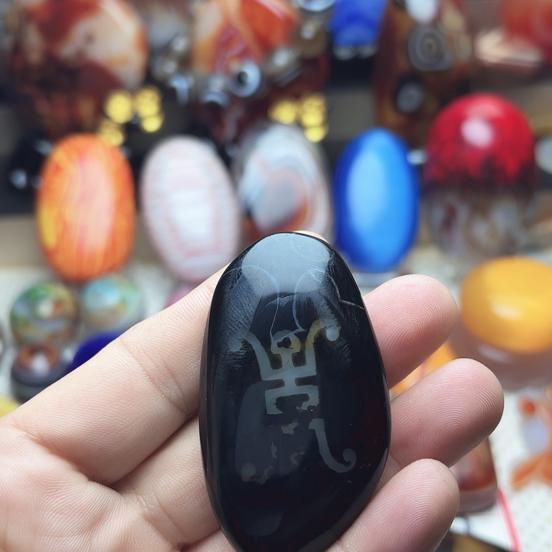 天***祥玛瑙/玉髓未镶嵌珠宝半成品