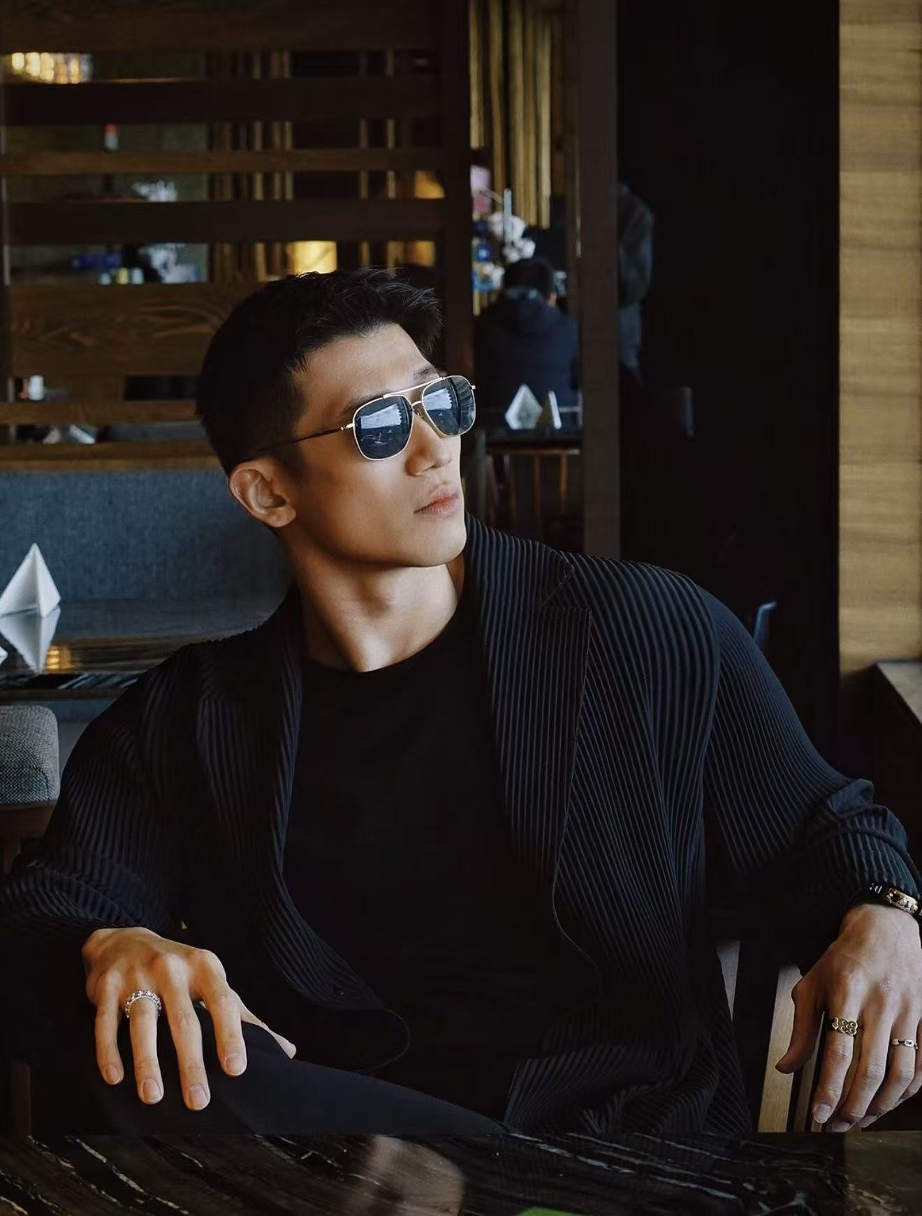 【47号链接老钱风针织开衫】78611轻奢时尚百搭黑武士针织开衫--二