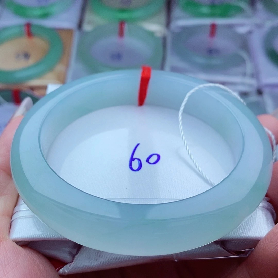 0219编60冰透亮金丝绿纯净玉天然缅甸翡翠A货传承60.2，12.3，10.5。