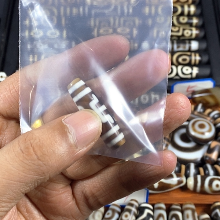 爱***己只买单纯的吊坠，没带链子，属的性质。运费