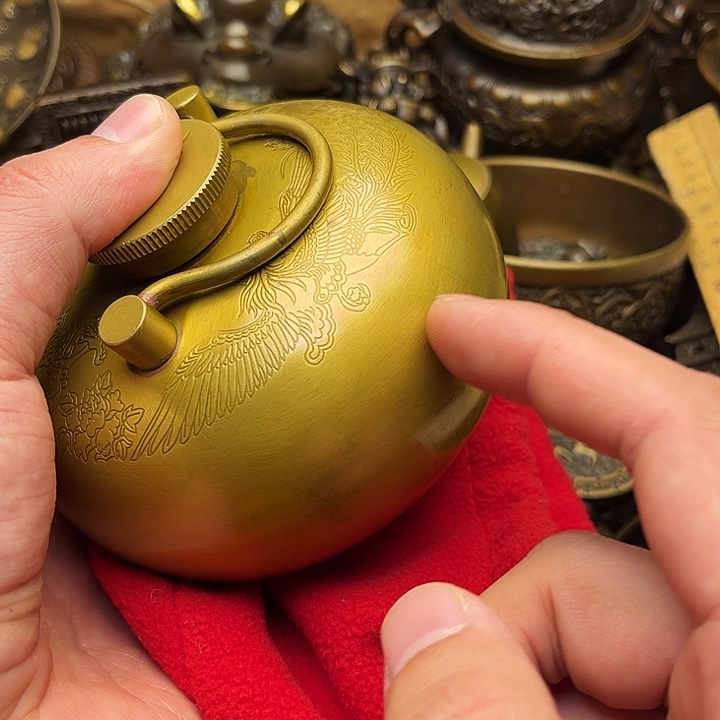精美铜器做工精湛 