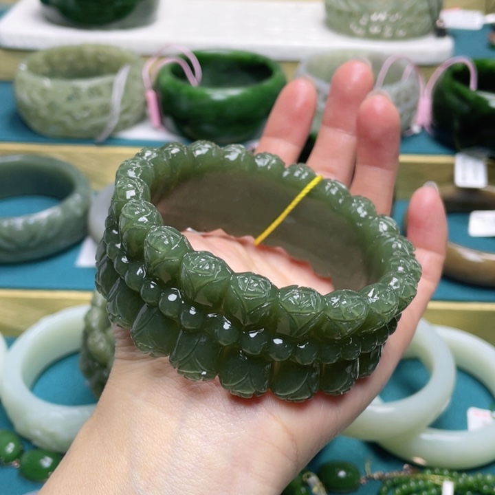 和田玉手64圈口 编号60未镶嵌