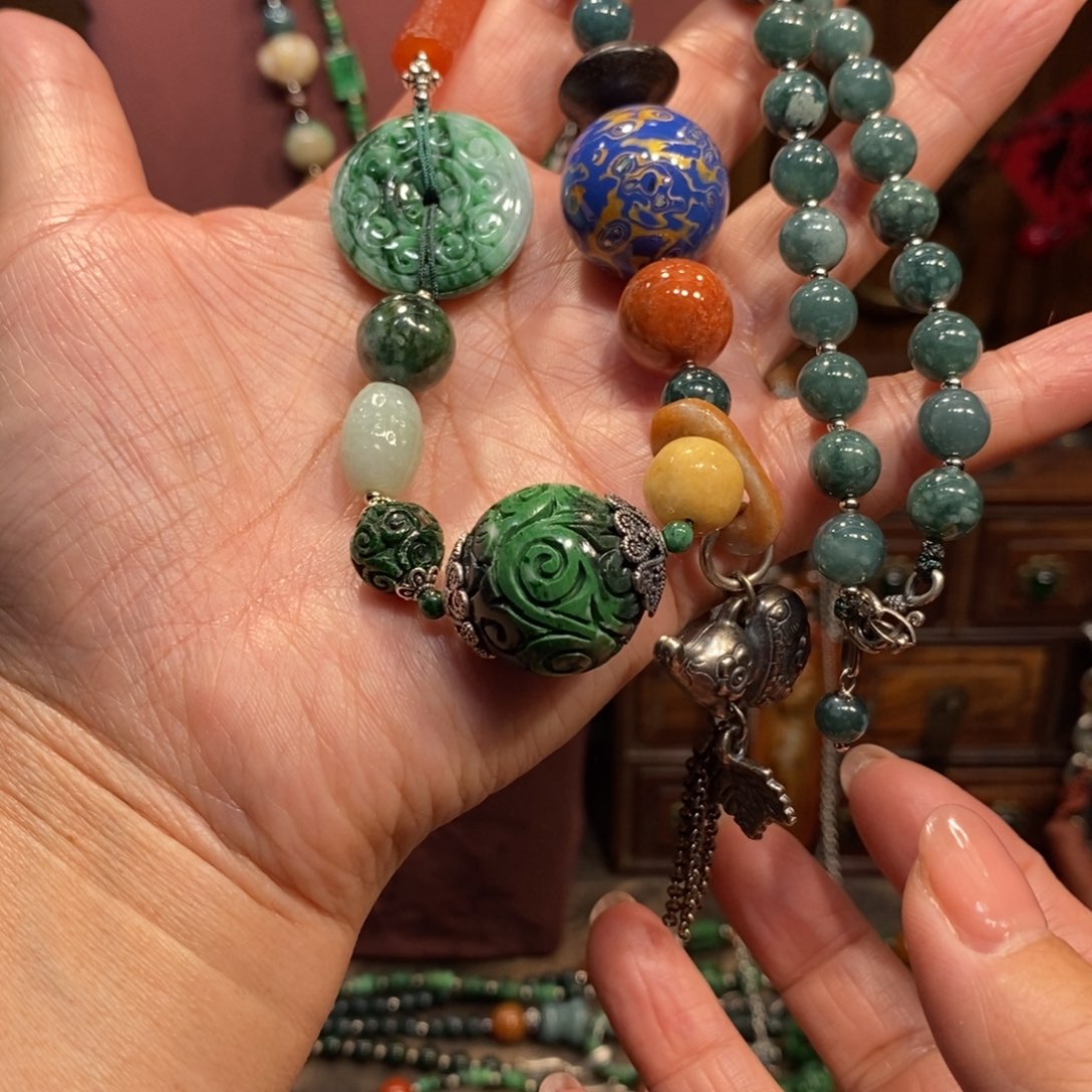 翡翠吊坠(赠链)未镶嵌