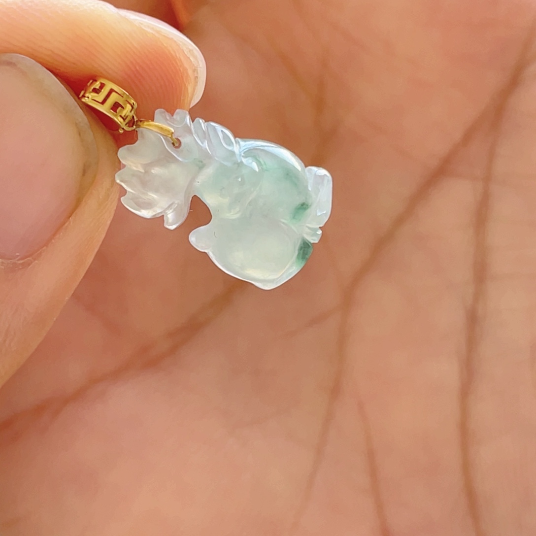 翡翠颈饰18K金镶嵌鹿