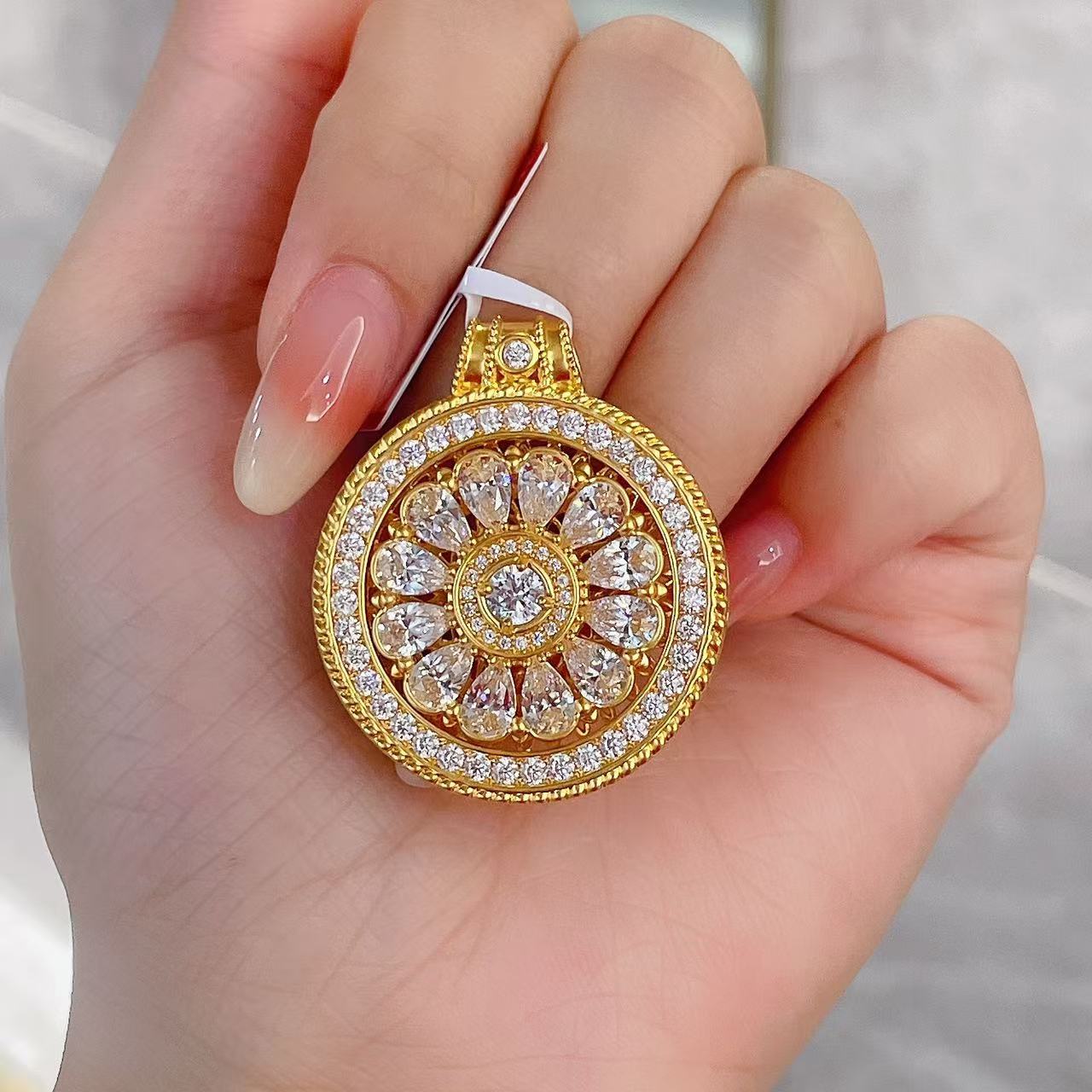足金999 黄金首饰 5D镶嵌莫桑转动编号010款吊坠 【赠绳子】奢华