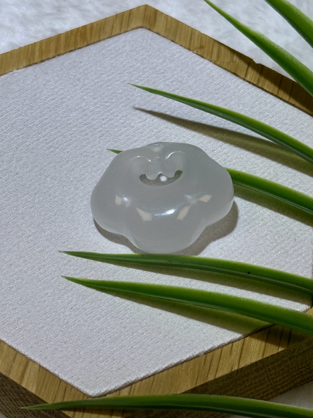 天山翠小祥云吊坠手工气质白色时尚可爱