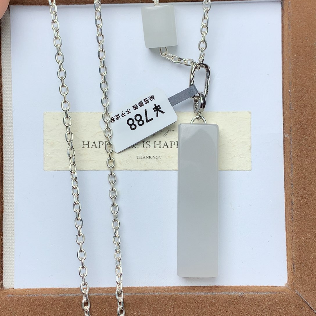 颈饰未镶嵌和田玉