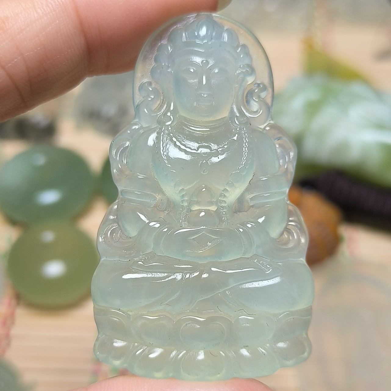 天然岫玉精品高冰度母观音菩萨吊坠挂件（多样性发其一）
