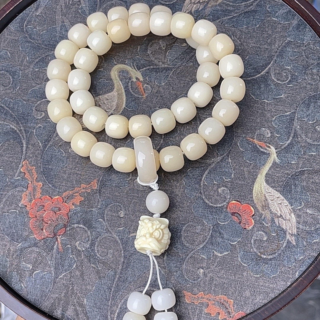【B01】11*12白色桶珠带醒狮双圈手串手持天然菩提根手串