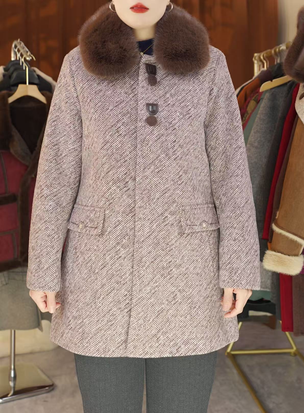 妈妈装风衣中长款2025新款貂绒外套中老年女秋冬加棉加厚毛呢大衣