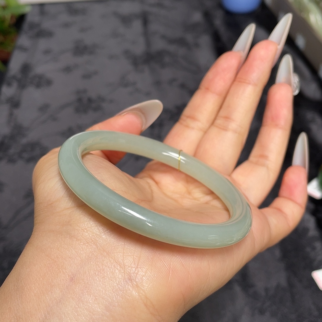 H***o和田玉未镶嵌手镯58