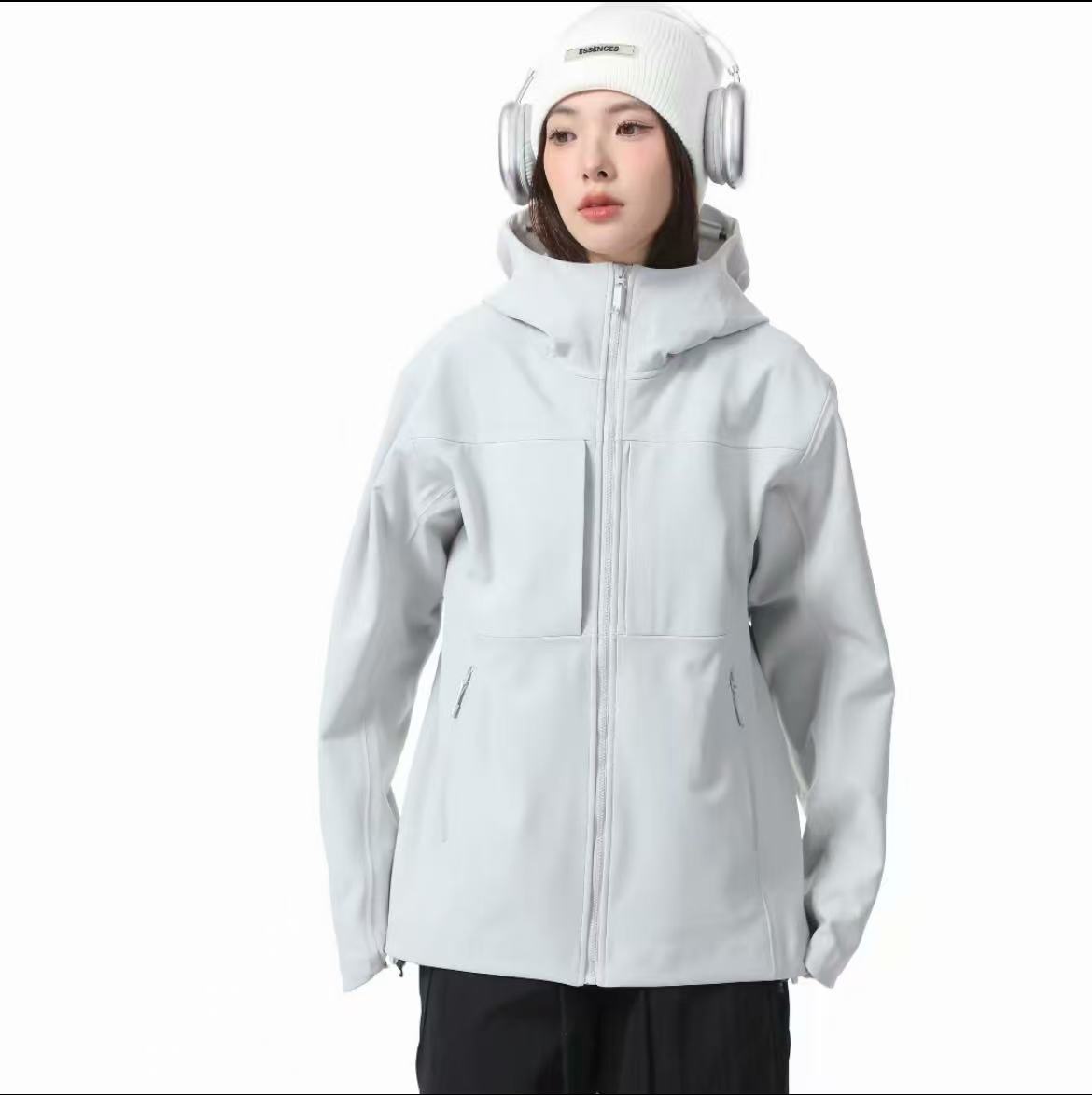 【J1-A】男女轻奢防风防水压胶软壳冲锋衣连体帽经典休闲透气夹克