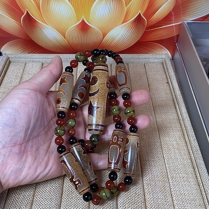 玛瑙/玉髓颈饰未镶嵌