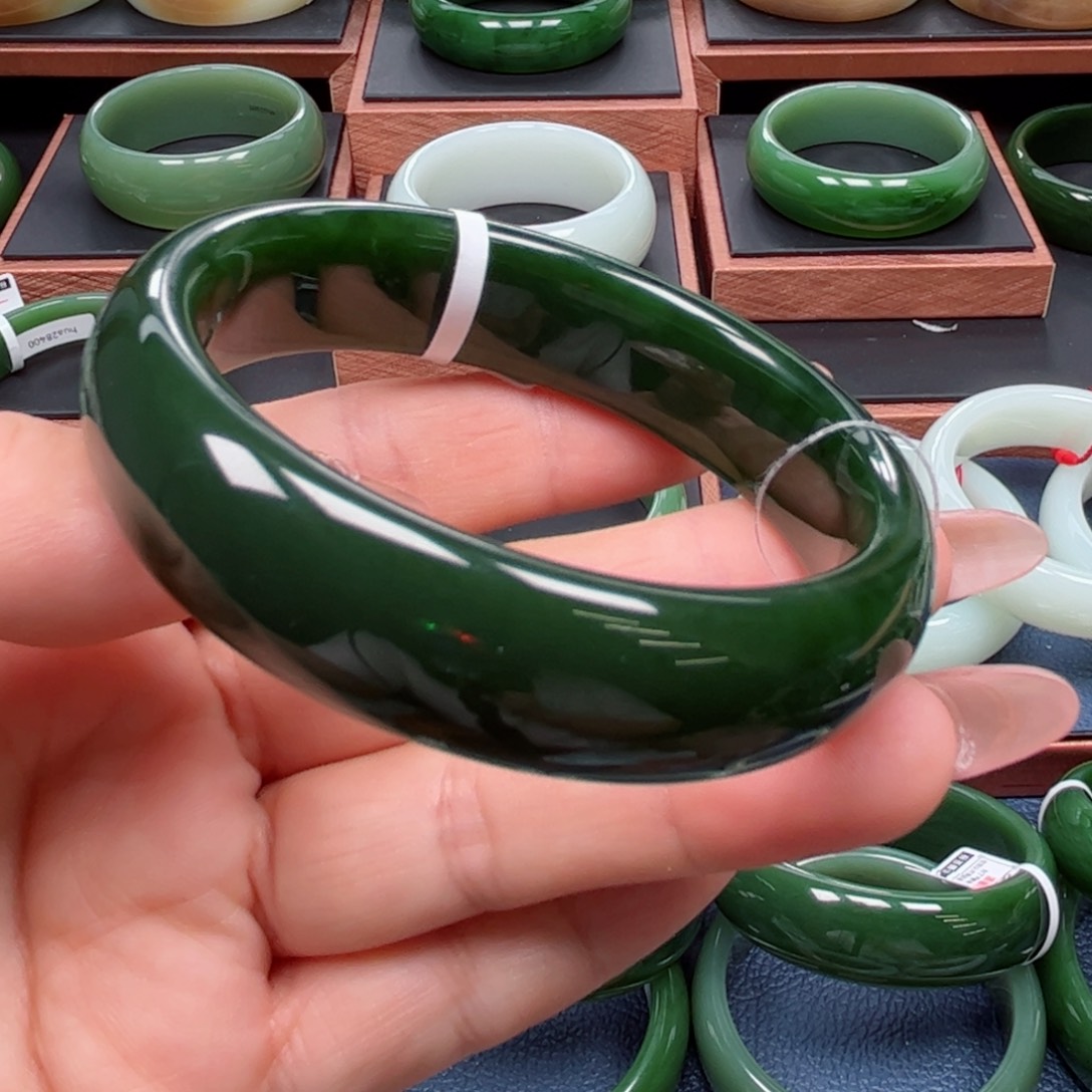 未镶嵌手镯和田玉（碧玉）5657圈口