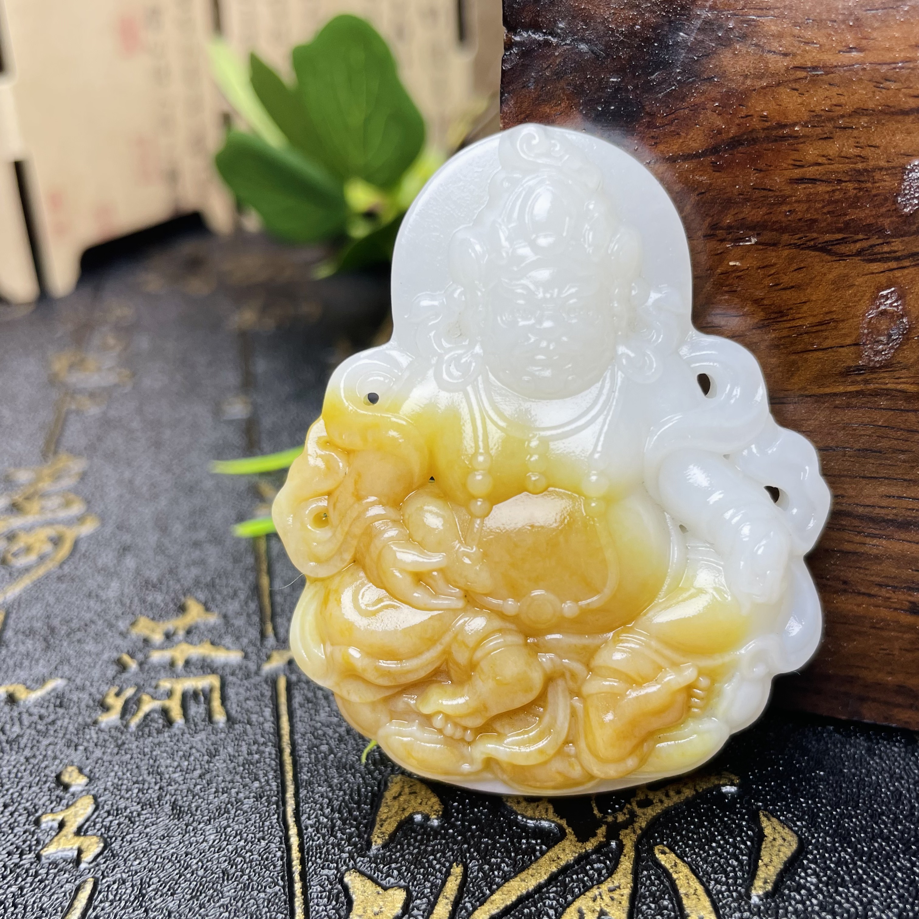 名家老师亲工和田玉黄财神挂件黄沁皮原石半沁半肉