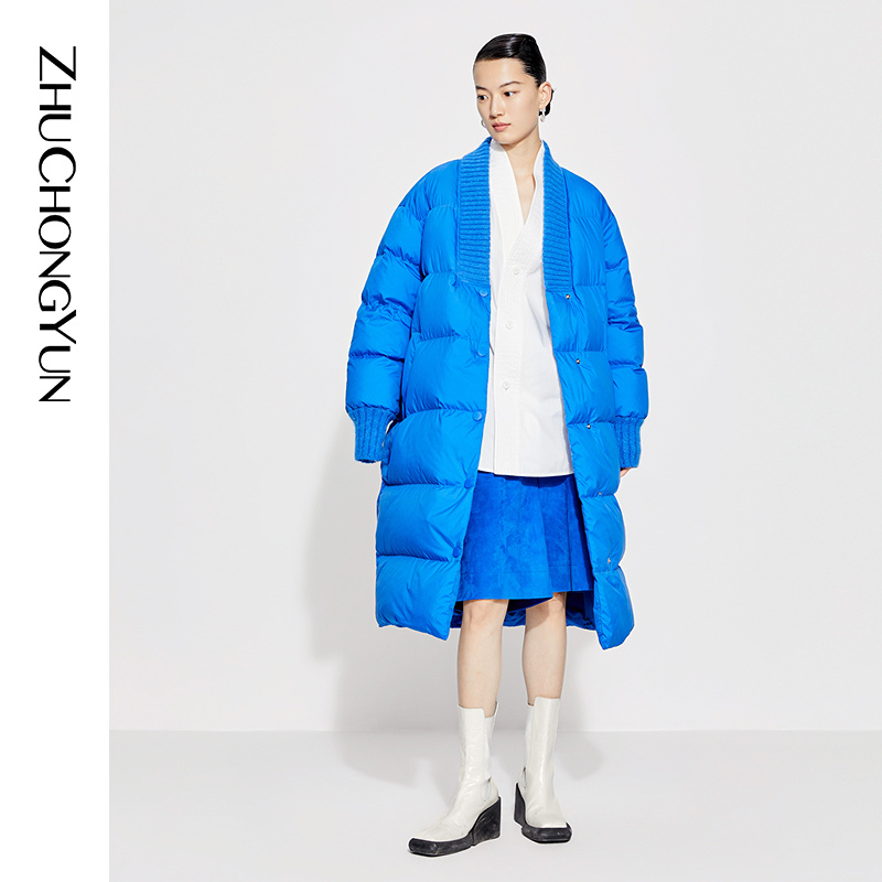 【新中式羽绒】ZHUCHONGYUN秋冬女士罗纹V白鹅绒羽绒外套C1DE3538Y