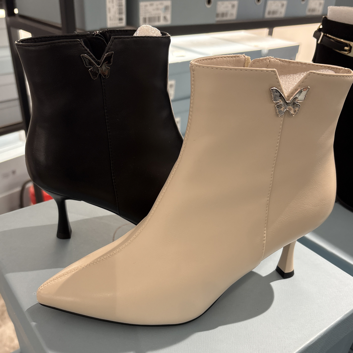 8011尖头细跟短靴秋冬新款法式简约百搭舒适单靴显瘦气质靴子