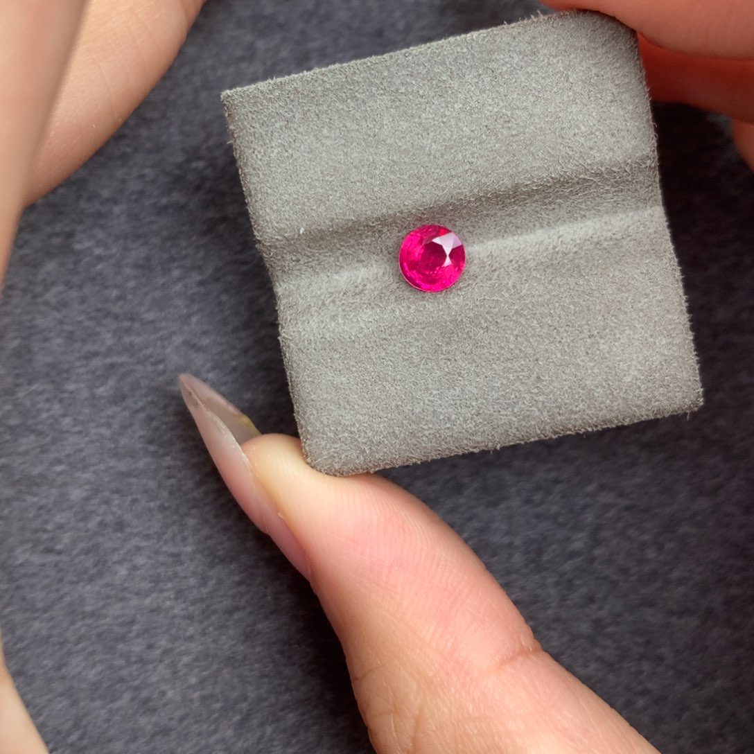 裸石红宝石0.72ct鸽血红