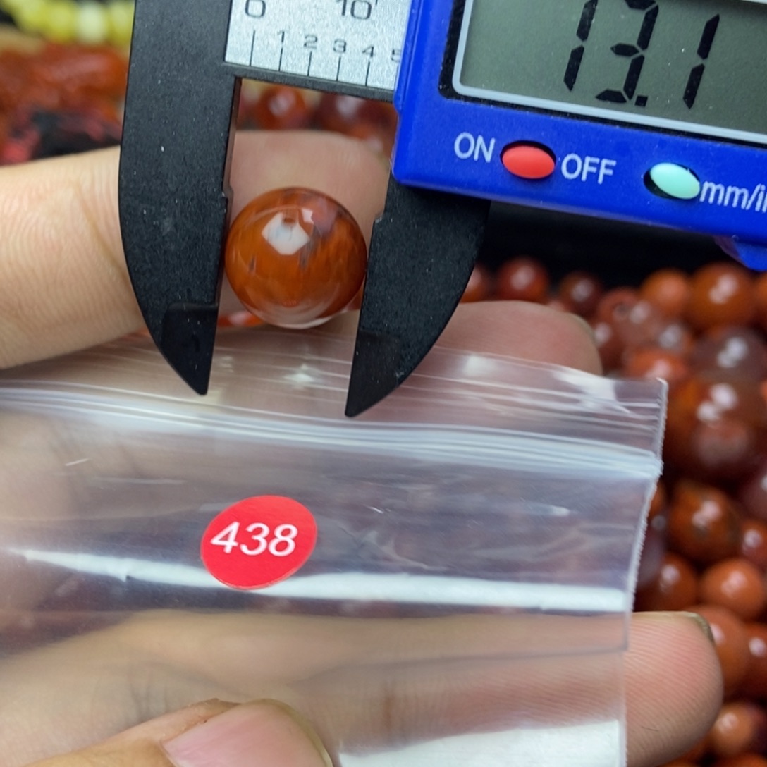 南红玛瑙未镶嵌南红玛瑙有瑕疵