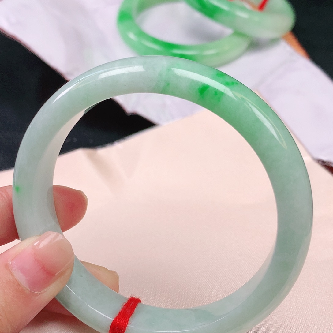 翡翠手镯未镶嵌61圈2532