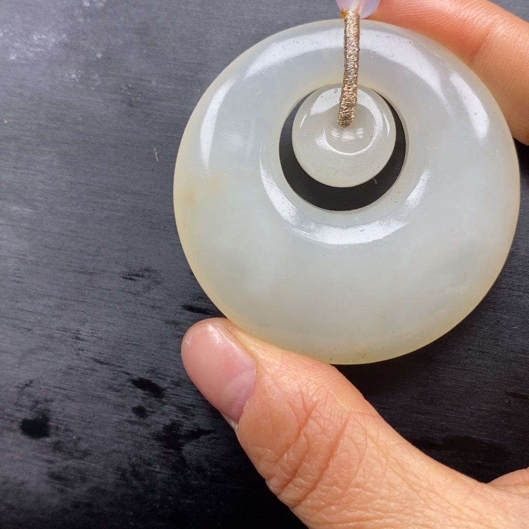 石英质玉（黄龙玉）颈饰未镶嵌