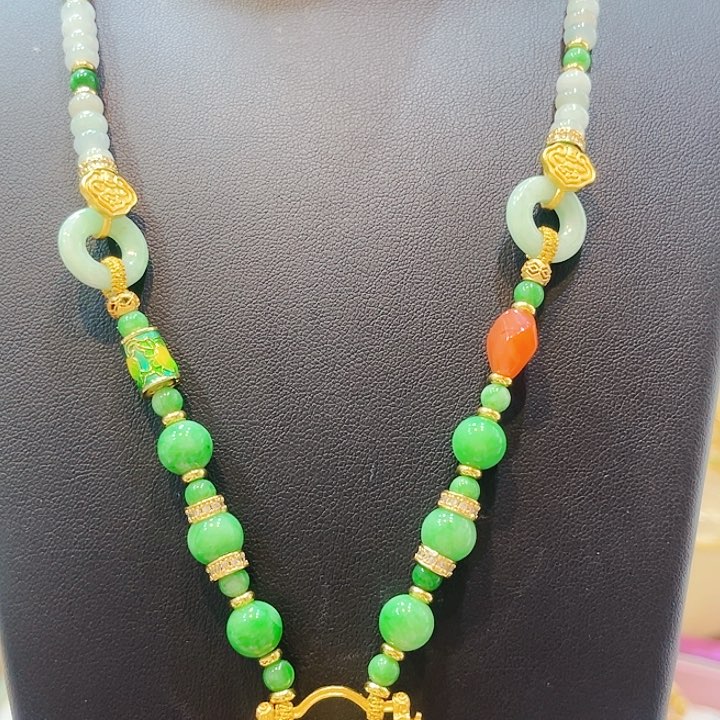 翡翠颈饰未镶嵌项链