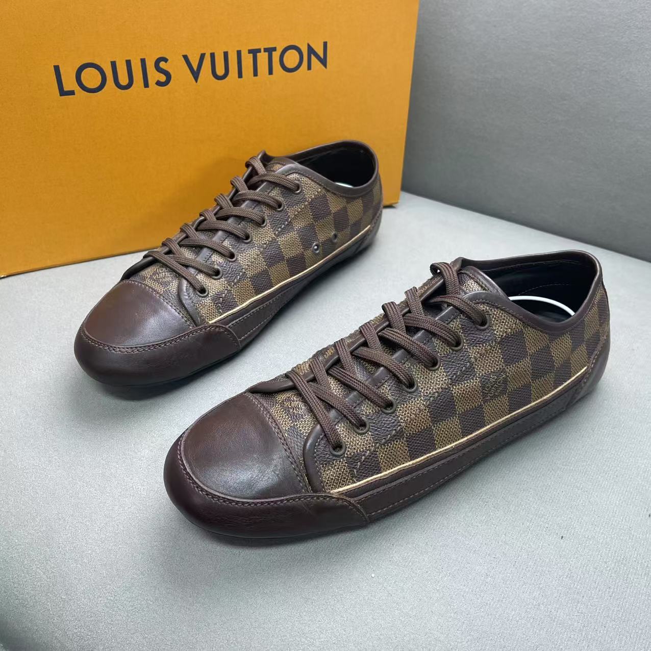 95新 LouisVuitton/路易威登 棕色棋盘格满印时尚系带板鞋43码