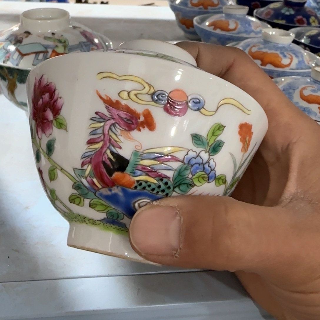 瓷片瓷器是在阿撸铁后开始出现后