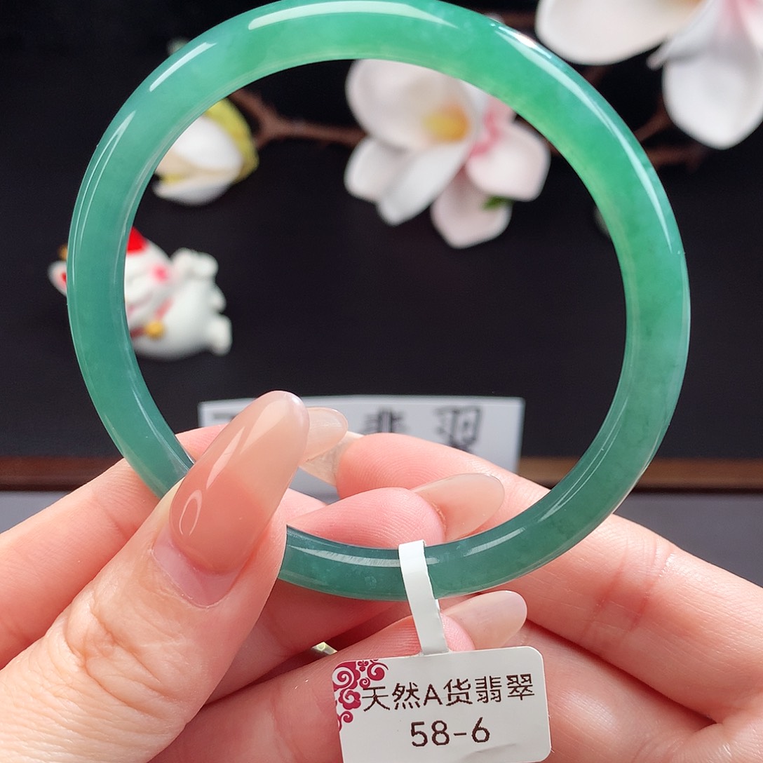 翡翠手镯（圆镯）未镶嵌1****.