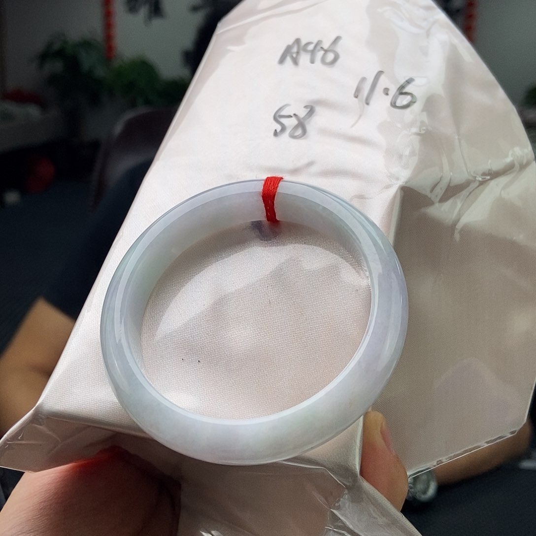 翡翠手镯未镶嵌拍一发一