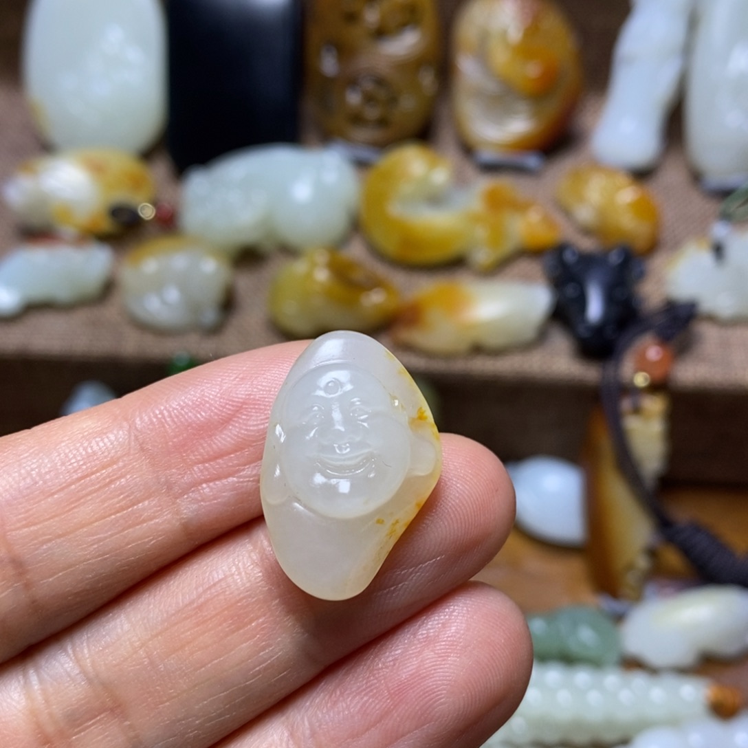 和田玉颈饰未镶嵌方*