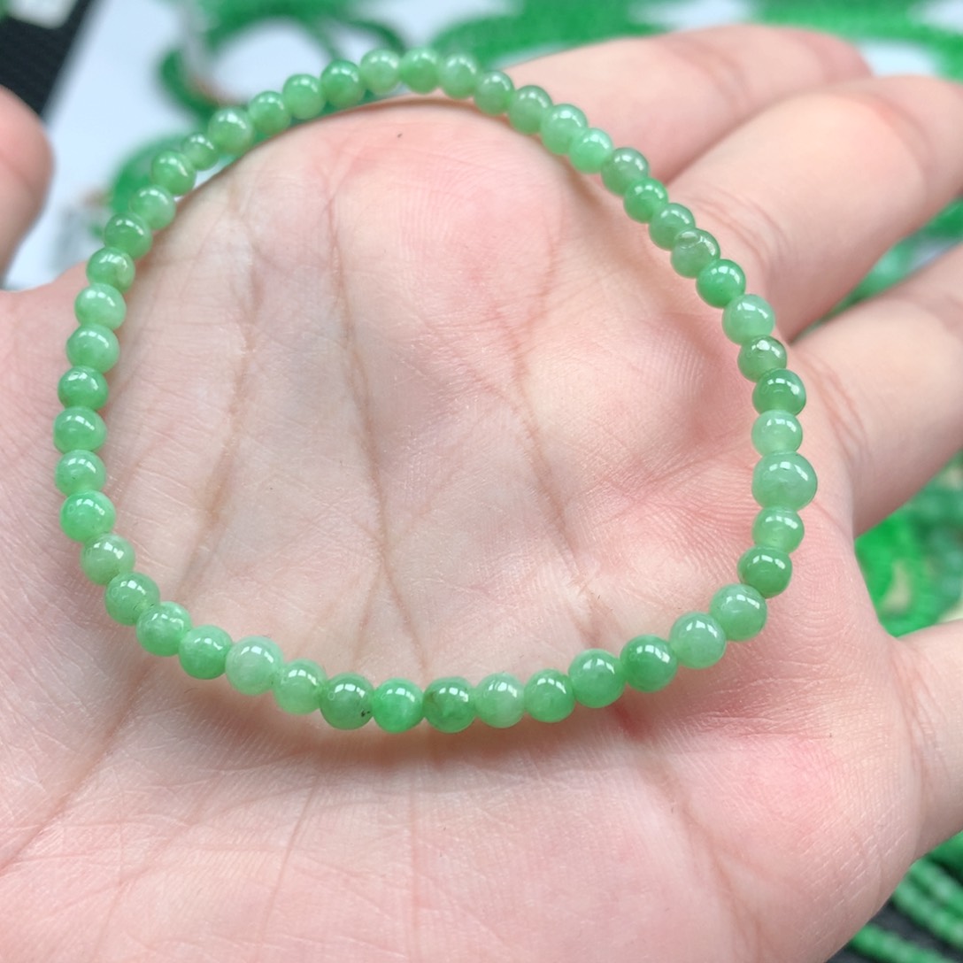 翡翠手链未镶嵌翡翠