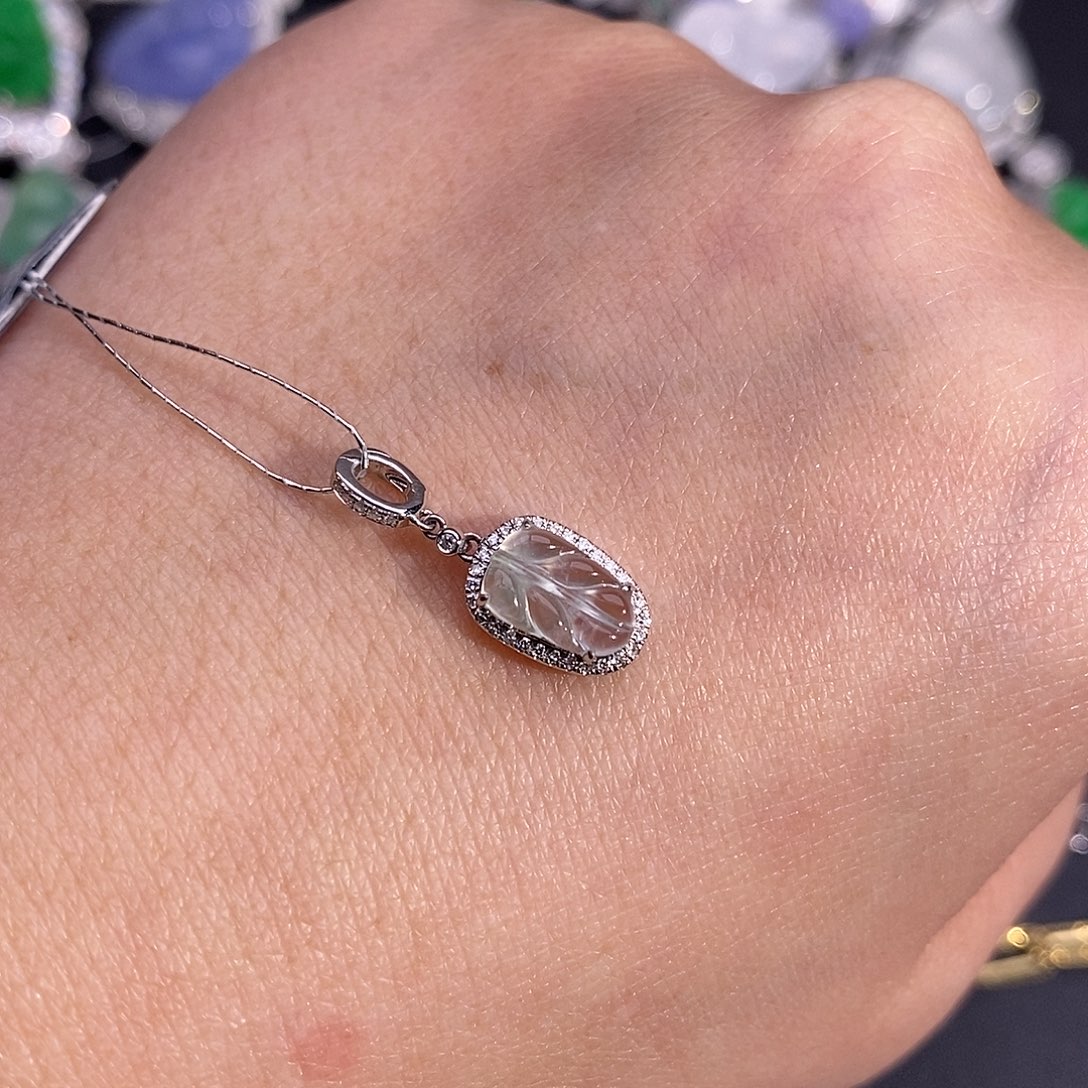 翡翠吊坠(不含链)18K金镶嵌