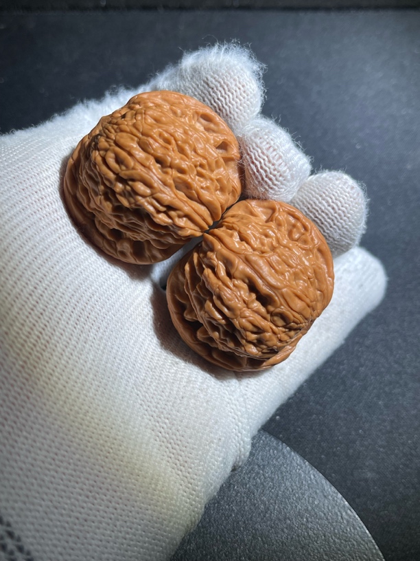 『清仓』10205全品无修磨盘狮子头文玩核桃 尺寸:边39肚36高31