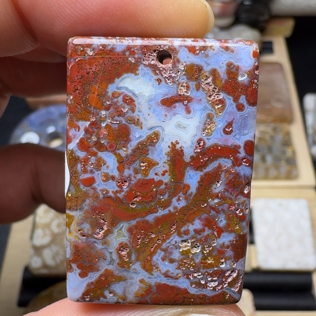 石英质玉未镶嵌纯天然色有机玉石保真色瑕疵特价不退换