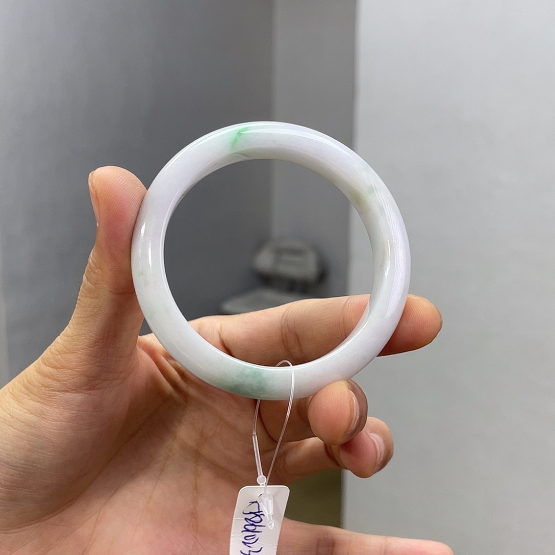 翡翠未镶嵌手镯翡翠