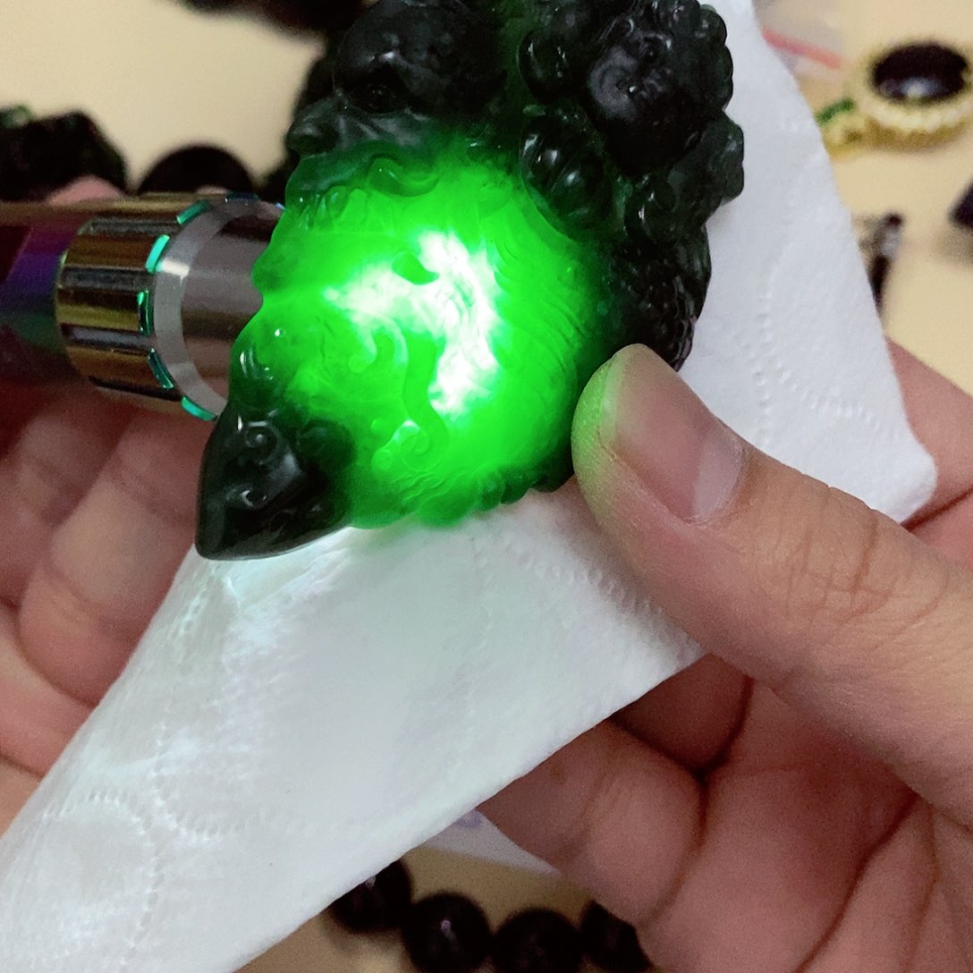 翡翠颈饰未镶嵌翡翠