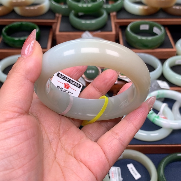 和田玉（碧玉）手镯57圈口未镶嵌