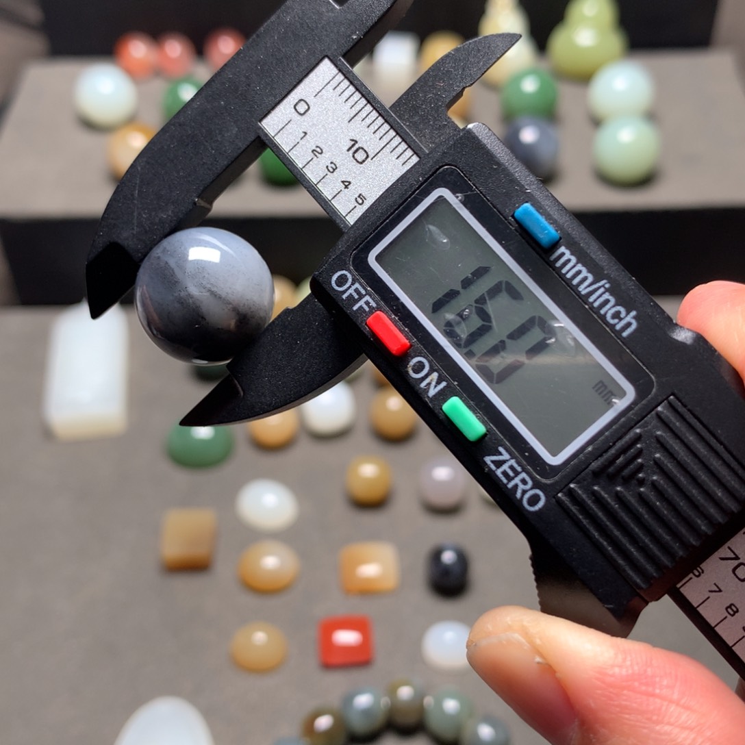 和田玉颈饰未镶嵌小*